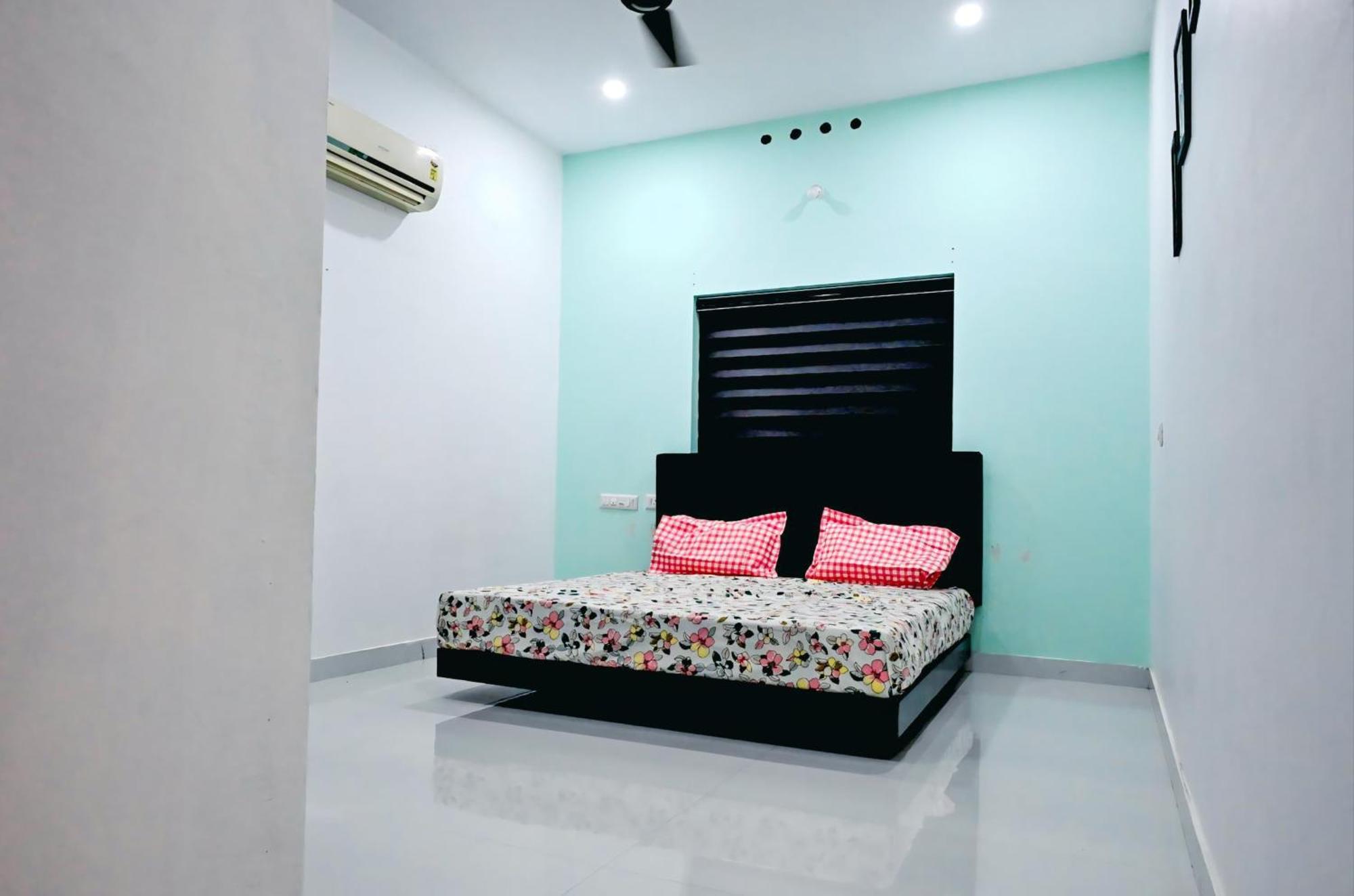 Elamkulam Penthouse - 3Bhk Ac With Kitchen - Kochi Apartment Chottanikara Ngoại thất bức ảnh